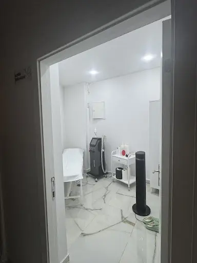 AURA GÜZELLİK MERKEZİ fotoğraf 1
