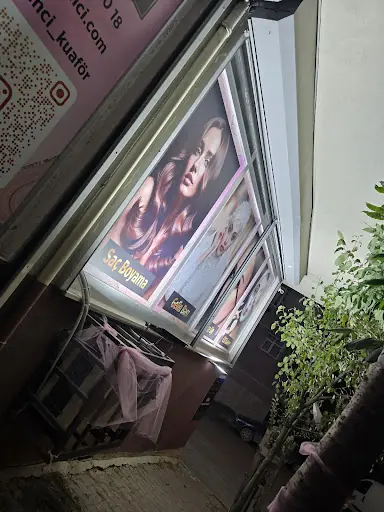Esinci Kuaför Güzellik Salonu fotoğraf 1