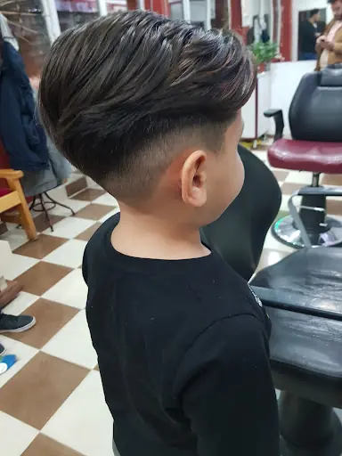 ÇELİKLİ ERKEK KUAFÖRÜ fotoğraf 1