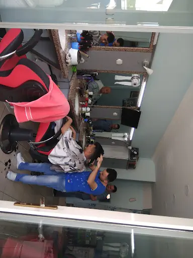 ÜNAL ERKEK KUAFÖRÜ fotoğraf 1