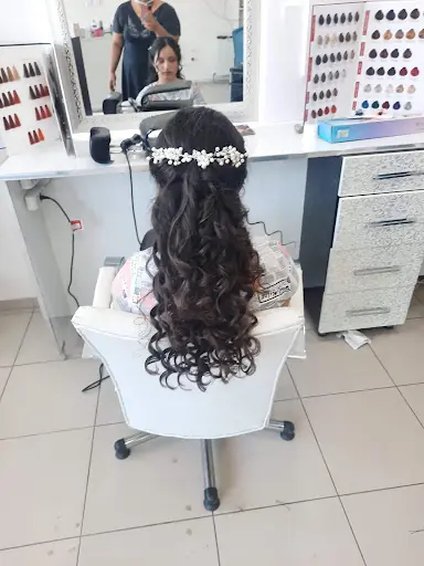 Almira Bayan Kuaförü fotoğraf 1