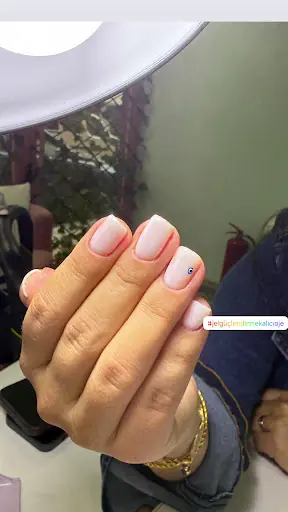 Manisa Miss Coco güzellik salonu , ipek kirpik, protez tırnak , kalıcı makyaj, altın oran kaş, sir agda fotoğraf 1