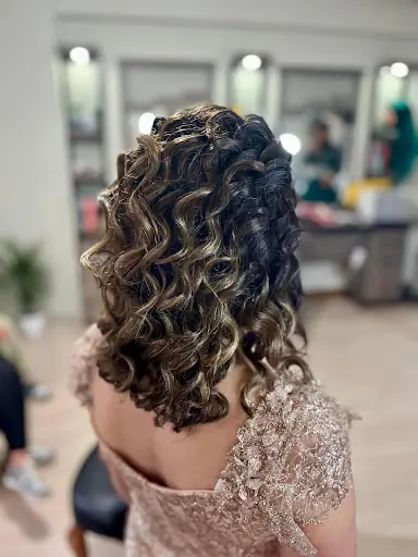 Zekiye aydın kuaför ve güzellik salonu fotoğraf 3