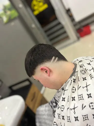 2518 sokak no 8 erkek kuaförü salon sedar fotoğraf 1