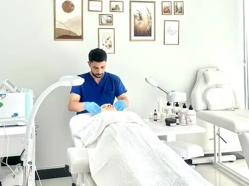 FK ESTETİK VE GÜZELLİK MERKEZİ fotoğraf 1