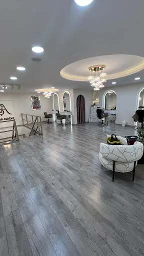 ŞİLAN AKDENİZ Hair Makeup Studio fotoğraf 1