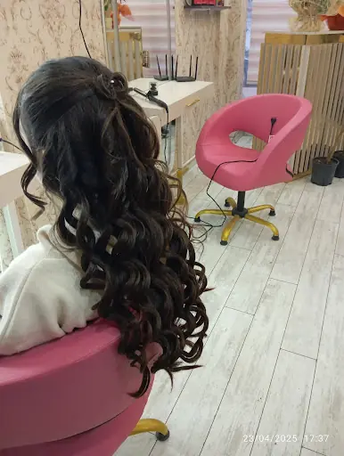 SALOON ÖZNUR GÜZELLİK VE BAYAN KUAFÖRÜ fotoğraf 4