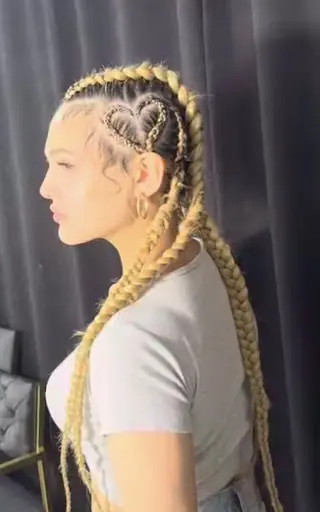 Gülistan Kuaför / Gulistan Coiffeur fotoğraf 1