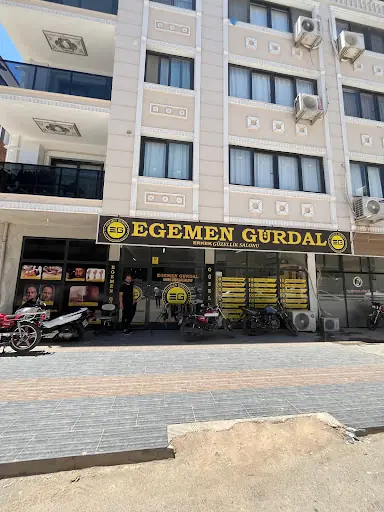 ALİ SERCAN GÜRDAL GÜZELLİK SALONU ERKEK KUAFÖRÜ fotoğraf 1