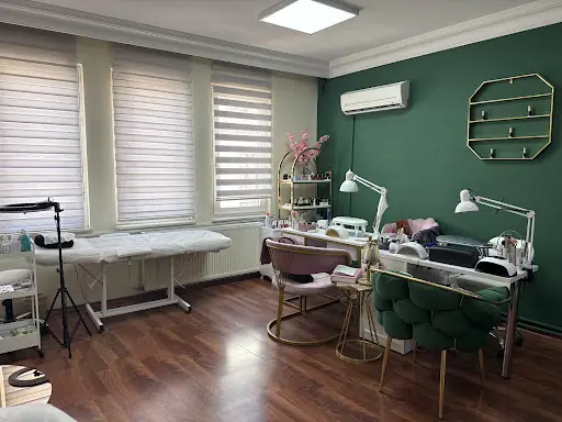 Monro Nail Designer | Üsküdar Protez Tırnak ve İpek Kirpik fotoğraf 1